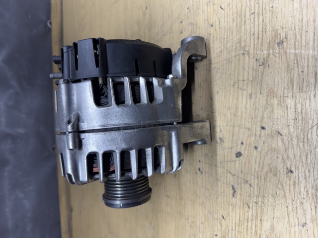 VALEO FG23S032 Генератор в наличии Киев