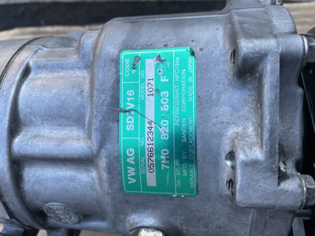 VAG 1J0820803F Компрессор кондиционера в наличии Днепр