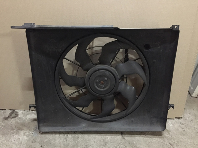 253803K210 HYUNDAI Диффузор радиатора охлаждения, в сборе с мотором и крыльчаткой купить в Черновцы