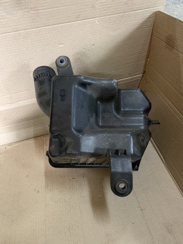 Корпус воздушного фильтра, верхняя часть 281102G300 HYUNDAI