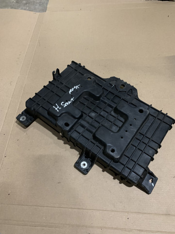 371502P100 HYUNDAI Полка под аккумулятор купить в Запорожье