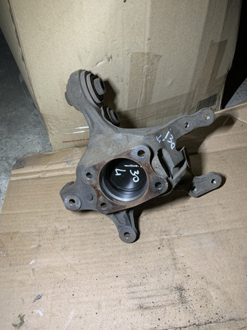HYUNDAI 527102H000 Цапфа задняя левая в наличии Черкассы