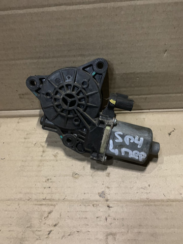 Мотор стеклоподъемника двери передней, левой 82450F1000 HYUNDAI