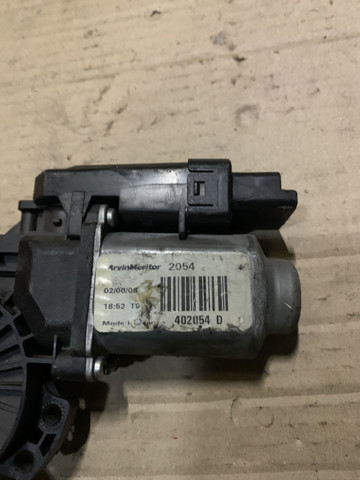 824601H010 HYUNDAI Мотор стеклоподъемника двери передней правой купить в Винница