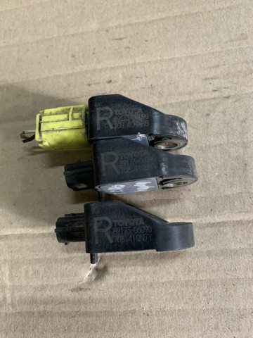 Датчик подушки безопасности 8917306090 TOYOTA