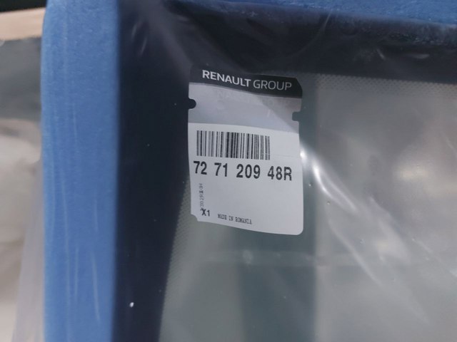 RENAULT 727120948R Стекло лобовое  в наличии Тернополь