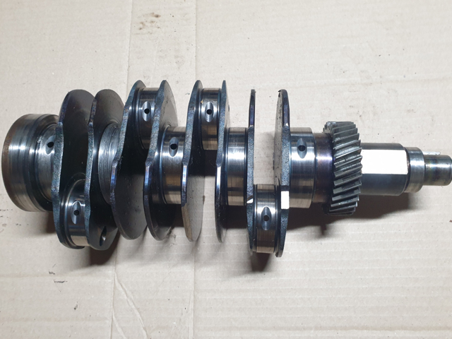 Коленчатый вал 12200AA480 SUBARU