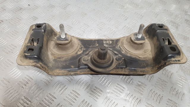 Задняя опора двигателя 1238031040 TOYOTA