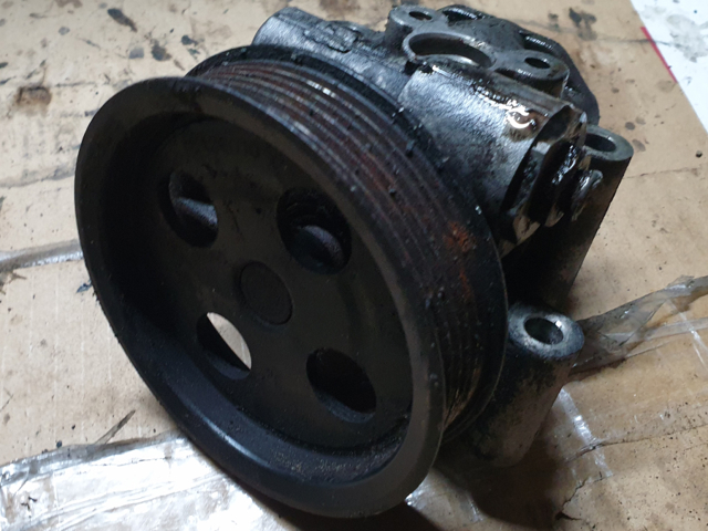Помпа ГУР 1406468 FORD