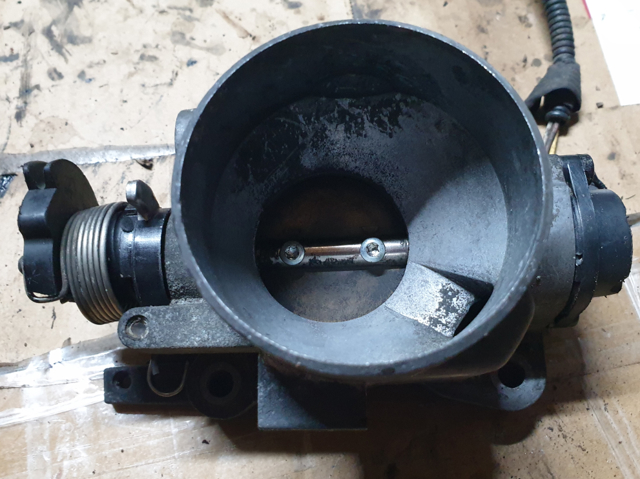 Заслонка воздушная 1499373 FORD