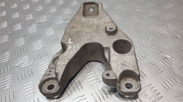 Кронштейн подушки (опоры) двигателя, левой 22116784827 BMW