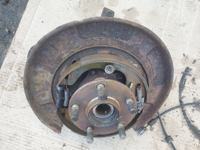 Цапфа поворотная левая 28411SC010 SUBARU