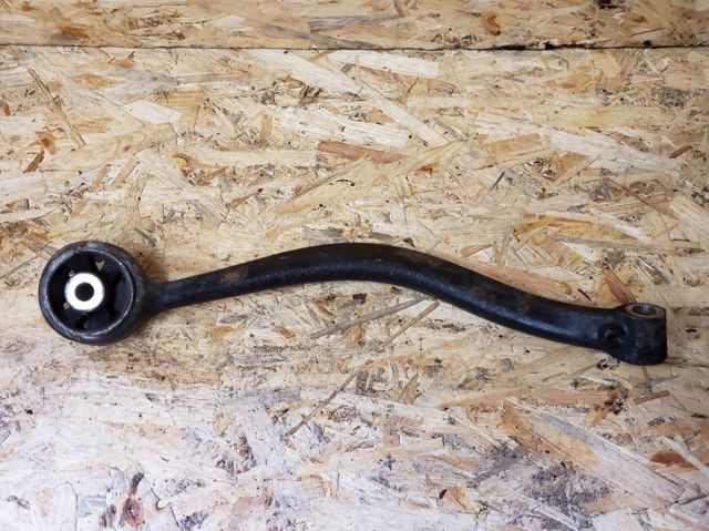 Передний нижний рычаг 31106787674 BMW
