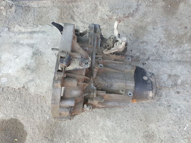 Коробка передач 32010AY610 NISSAN