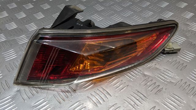 Фонарь задний правый, внешний 33501SMGE04 HONDA