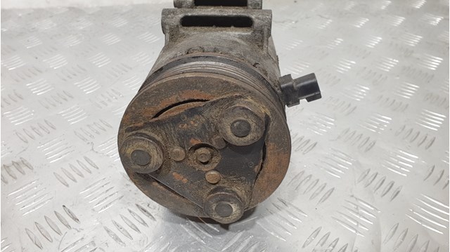 Компрессор системы кондиционирования 4M5H19D629AB FORD