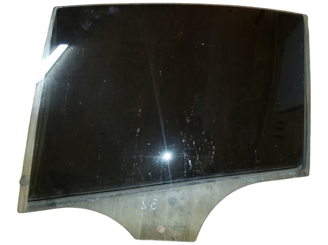 51357259819 BMW Стекло двери задней левой купить в Винница