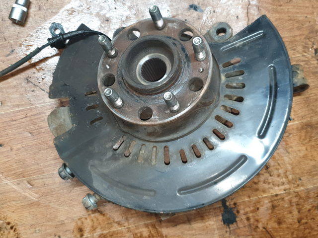 Цапфа (поворотный кулак) передний левый 51715C5500 HYUNDAI