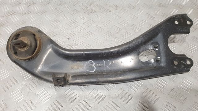 Рычаг/тяга задней подвески продольный нижний, правый 552803S000 HYUNDAI