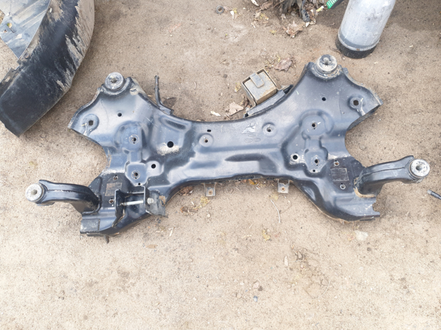 Балка крепления двигателя 62405C5DA0 HYUNDAI