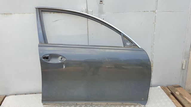 Пассажирская передняя дверь 6700130840 TOYOTA