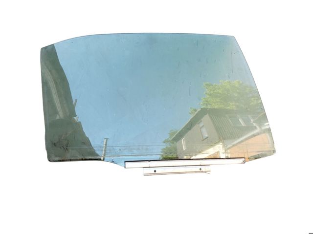 Стекло заднее правое 6810306090 TOYOTA