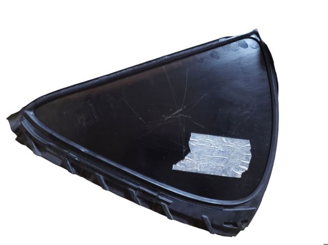 Задняя форточка левая 6812476010 TOYOTA
