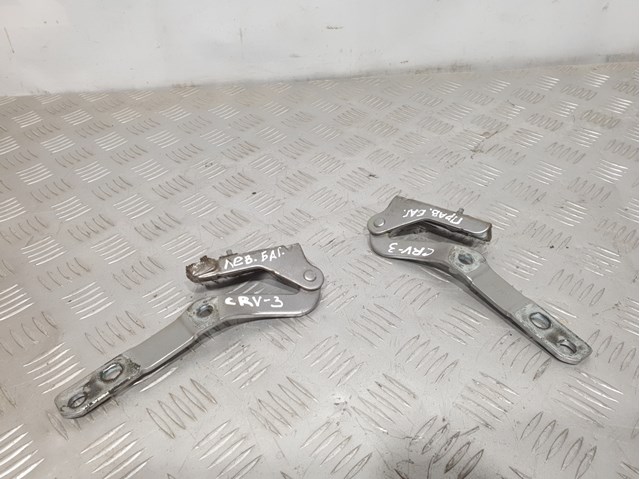 Петля задней багажной, 3/5 -ой двери 68210SWAA01ZZ HONDA