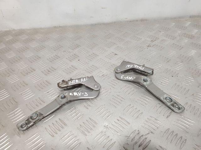 Петля двери задней (багажной 3/5-й) 68260SWAA01ZZ HONDA