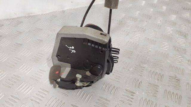 Замок задней правой двери  6905030491 TOYOTA