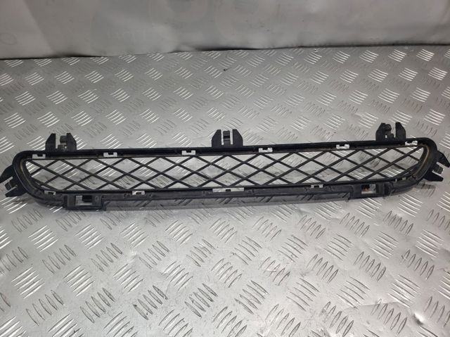 Решетка переднего бампера, верхняя 7210466 BMW