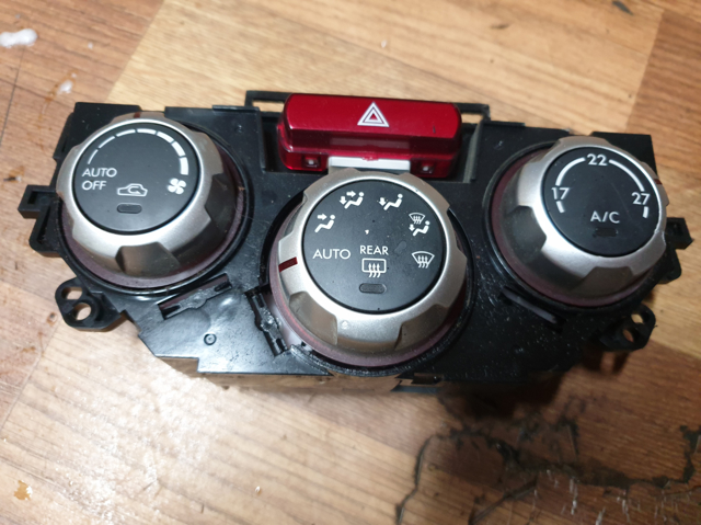 Блок управления печкой 72311SC060 SUBARU