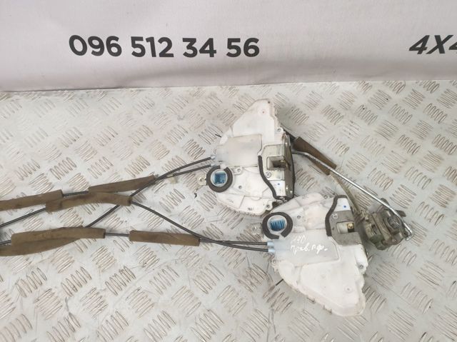 Замок задней правой двери  72610SNAA13 HONDA