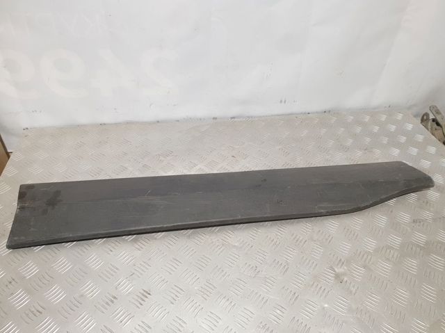 Молдинг передней левой двери, нижний 7507442040 TOYOTA