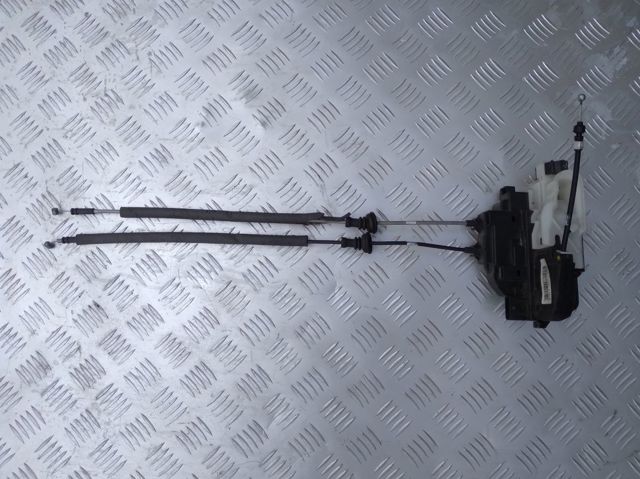 Замок задней двери, левой 814102B010 HYUNDAI