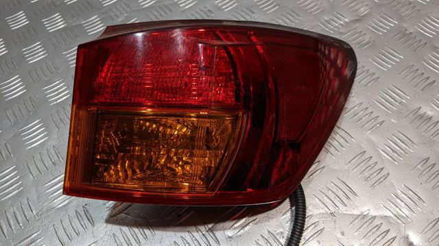 Задний правый внешний фонарь 8155153162 TOYOTA