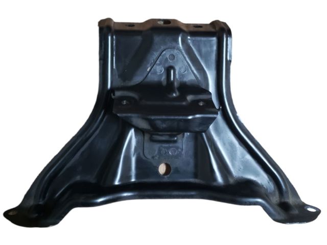 Кронштейн суппорта радиатора, верхний 8212065J01 SUZUKI