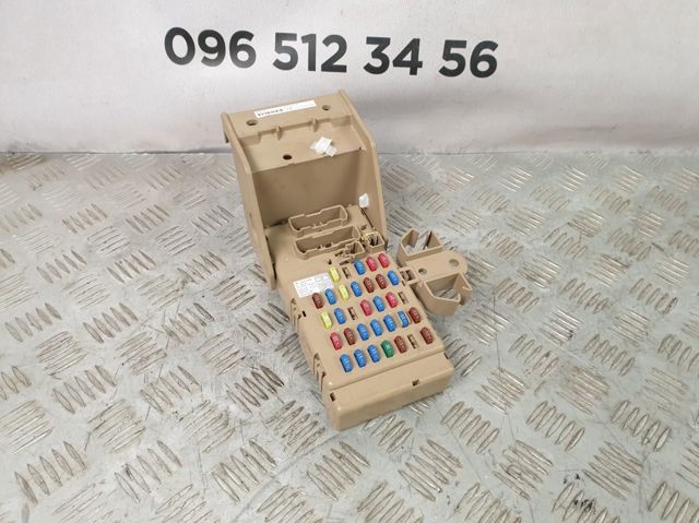 Блок предохранителей задний, салонный 82201FG010 SUBARU
