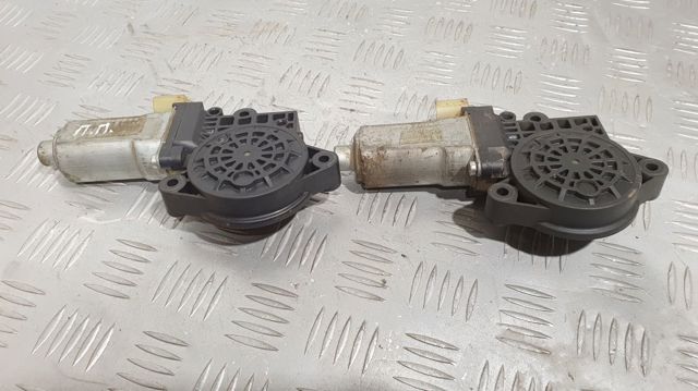 Мотор стеклоподъемника двери передней, правой 824602F000 HYUNDAI