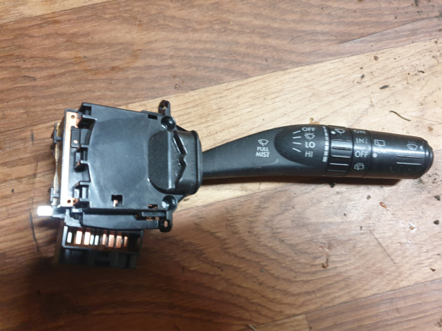 Переключатель подрулевой, правый 83114AG031 SUBARU
