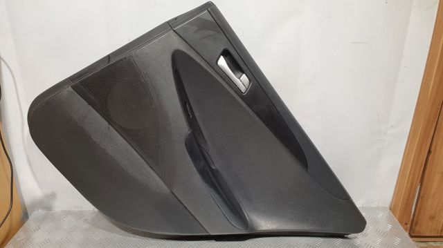 Обивка задней двери 833023S030RY HYUNDAI