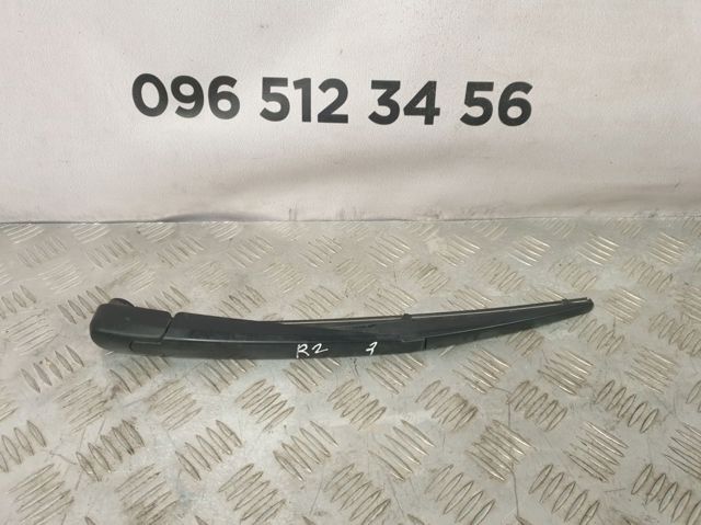 Поводок дворника заднего стекла 8524142040 TOYOTA