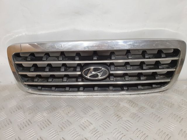 Решетка радиатора Hyundai Trajet
