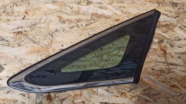Стукло багажника, правое 87820C2000 HYUNDAI