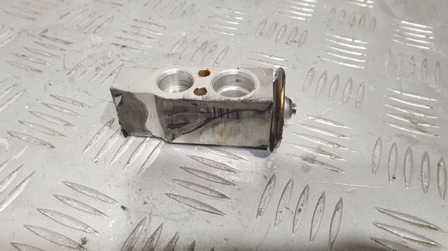 Клапан TRV, кондиционера 8851542070 TOYOTA