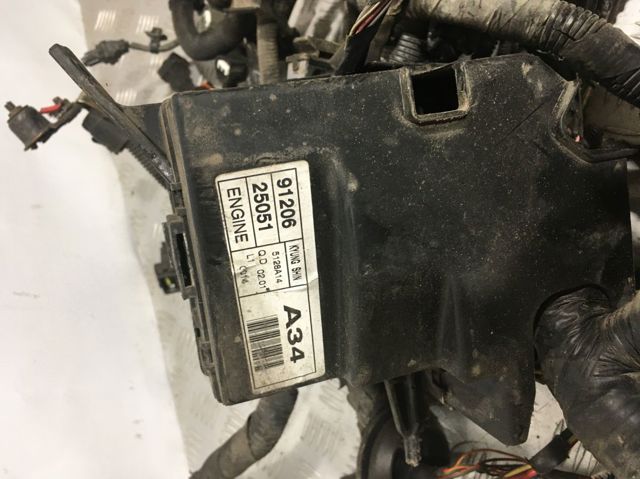 Блок реле и предохранителей 9184025A00 HYUNDAI