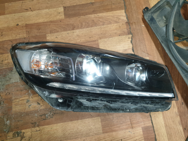 Основная фара - вставка 92102C5530 HYUNDAI