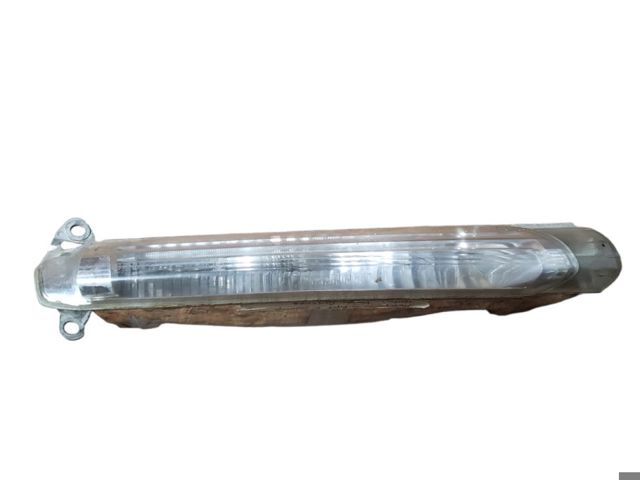 Поворотник правый 95563118602 PORSCHE