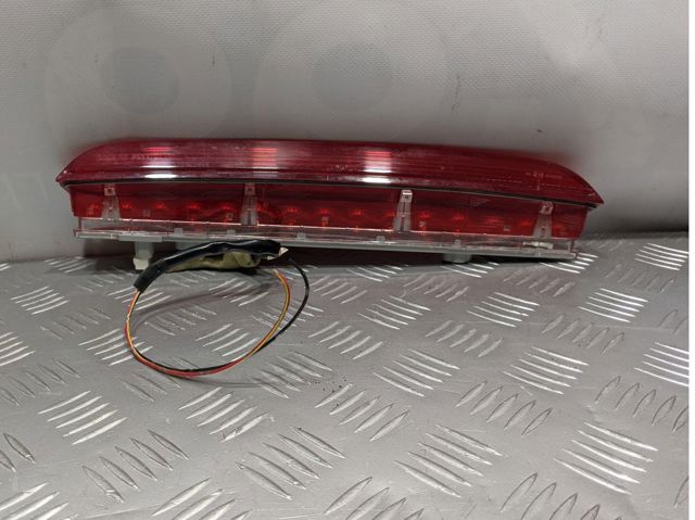 Стоп-сигнал заднего стекла D46151580 MAZDA