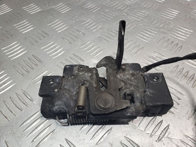 Замок крышки капота EG2256620B MAZDA